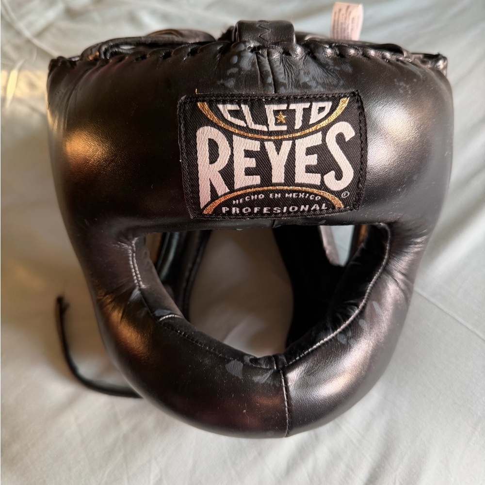 Cleto Reyes Black Leather Headgear & Rival professional black leather headgear